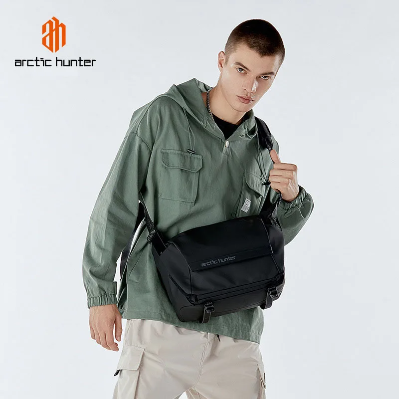 ARCTIC HUNTER Fashion Shoulder Bag Outdoor Sports Waterproof Shoulder Bag Fashion Casual Crossbody Bag Black New Men\'s Chest Bag