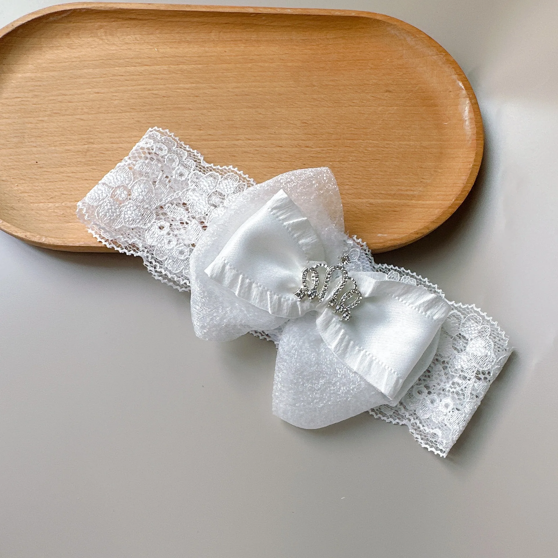 Infant Headband White Tulle Bow Pearl Flowers Delicate for Baby Girls Formal Dress Celebration Photoshoot Comfortable Premium