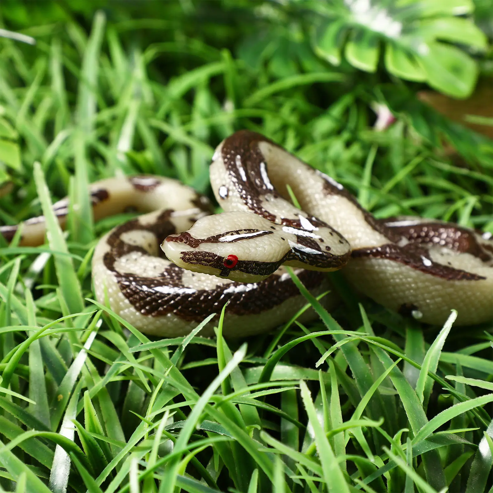

Realistic Snake Prank Small Simulation Creepy Scary Animal Halloween April Fools Party Prop Tricky Decoration Snake Toy