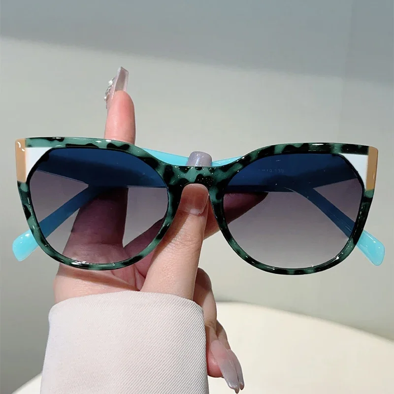 KAMMPT Übergroße Cat Eye Sonnenbrille Frauen Mode Vintage Patchwork Rand Gradient Shades Trendy Marke Design Anti-UV Sonnenbrille