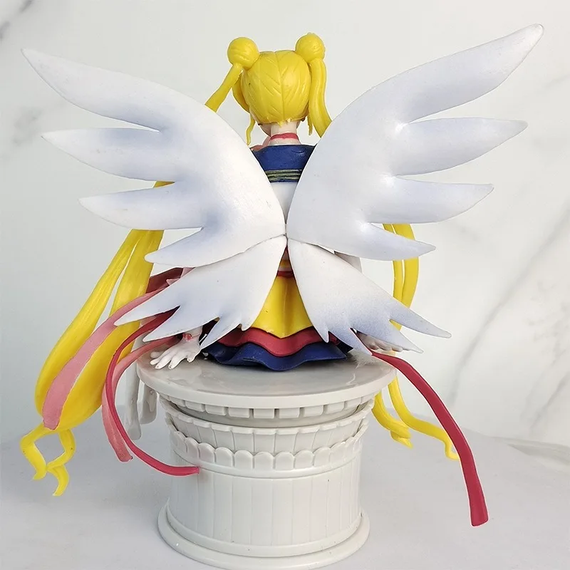 Pretty Guardian Sailor Moon Anime Figure Tsukino Usagi giocattoli modello Action Figures Collezione di statue decorazione Ciondolo Regali per bambini