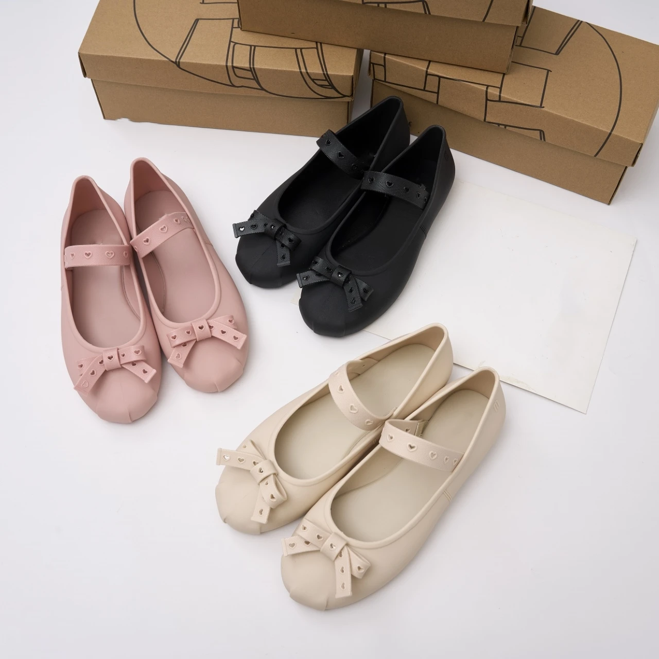 

Summer Women's Flat Bottomed Single Shoes Sweet College Girl non-slip Holidays Beach Shoes Ladies Heart Bow Soft Sole Sandals