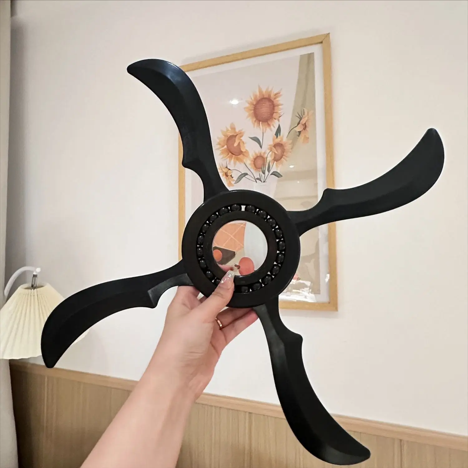 

Naruto Figure Spinner Wind Demon Shuriken Action Figure Original Toys Uchiha Sasuke Kunai Model Collection Christmas Gifts