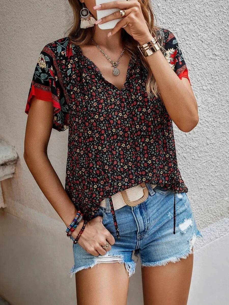 Vintage Printed Short Sleeved Women Bat Sleeve V-Neck Top Summer Fashion T-Shirt Blouses