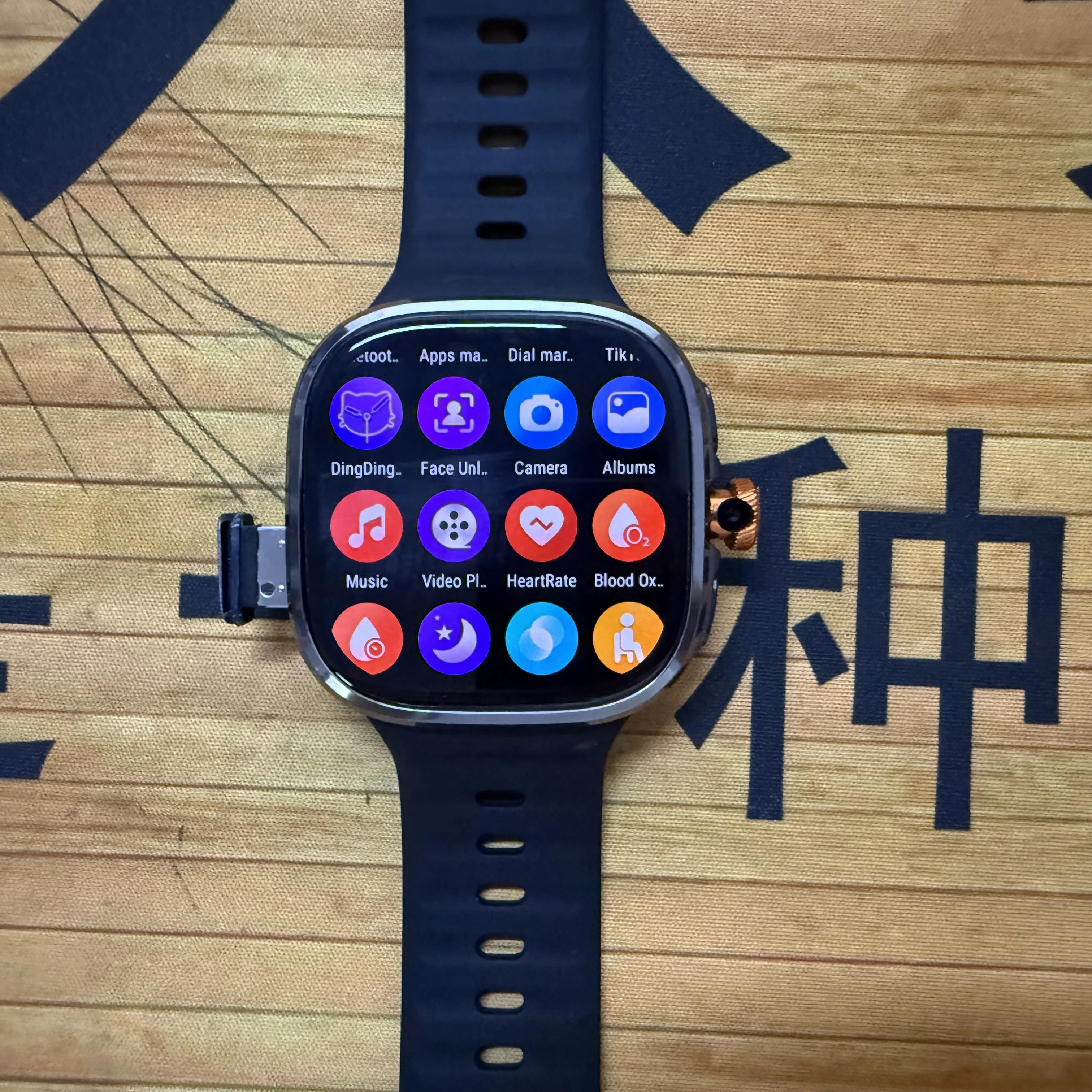 Jam Tangan Pintar M99 5G Dengan Layar Amoled 2.4 inci Kamera Putar 900W WIFI GPS Kompas NFC Bluetooth Smartwatch Pria Wanita