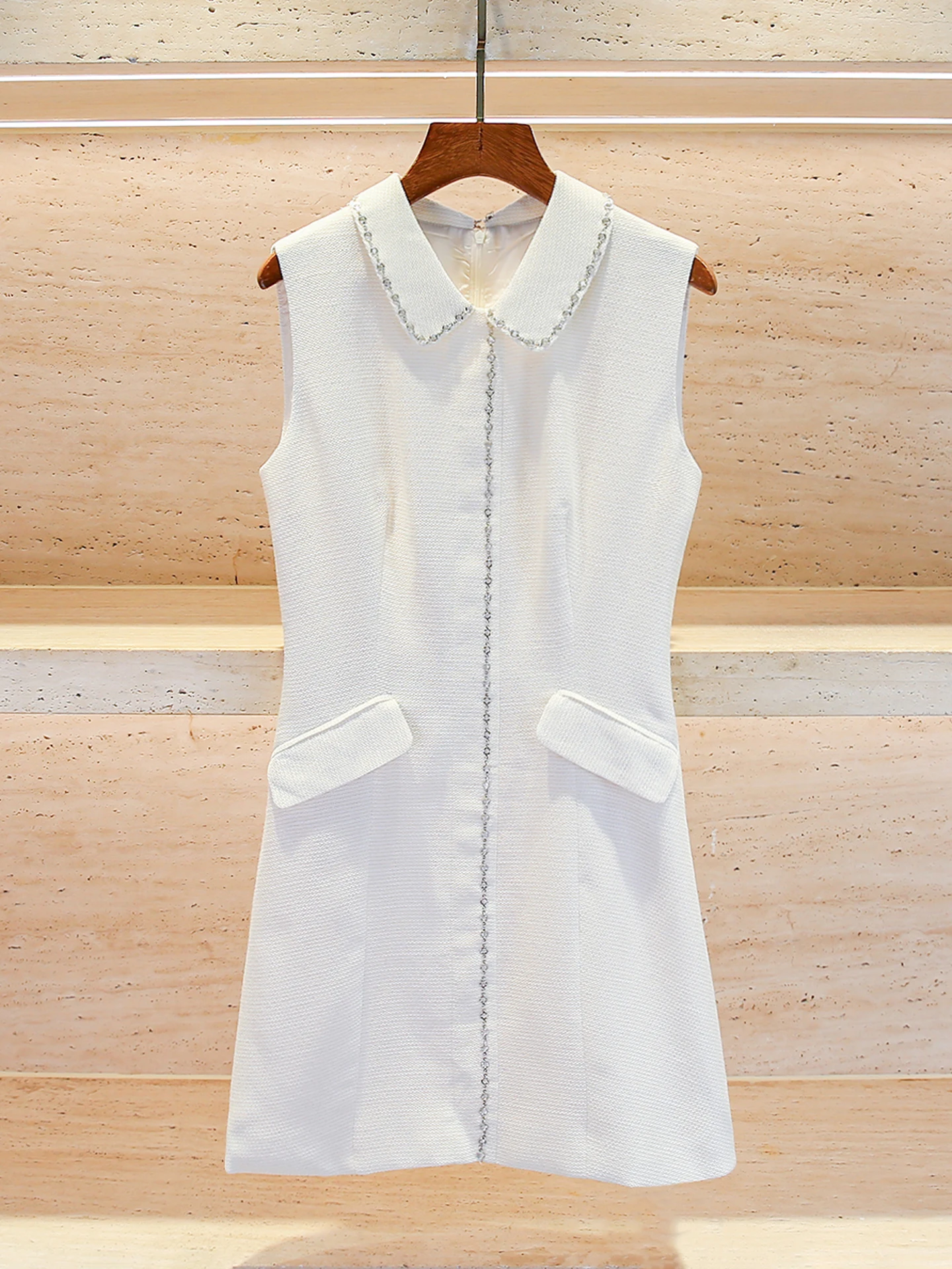 فستان أنيق بدون أكمام مزين بالخرز لخريف راقٍ، تصميم ضيق عند الخصر، طراز أنيق للعمل، طول متوسط بقصة A للنساء الشابات