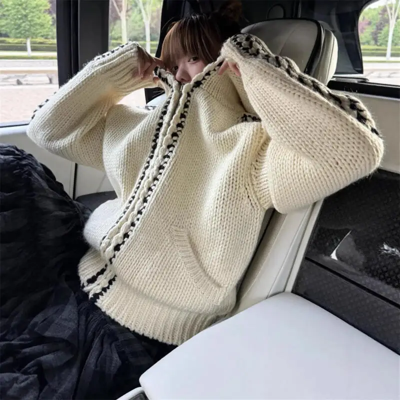 เสื้อสเวตเตอร์ไหมพรมถักสำหรับผู้หญิง สไตล์ฤดูใบไม้ร่วงและฤดูหนาว แบบมีฮู้ด ลายดอกไม้สไตล์เรโทร  ผ้าหนานุ่ม  พร้อมซิป