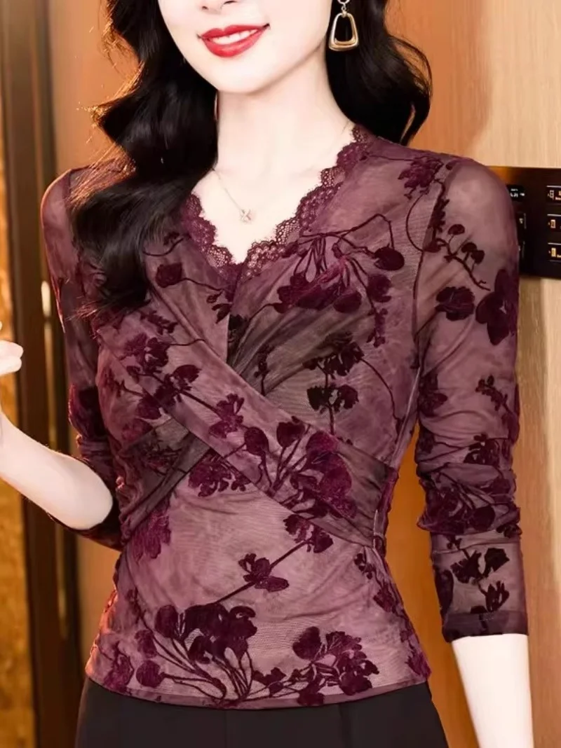 

Chic Lace & Velvet Patchwork Top for Women - Elegant V-Neck, Mesh Long Sleeve Slim Fit Blouse, Fall Winter Fashion (W2132)