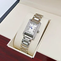 Reloj de mujer de moda de lujo ligero, forma cuadrada pequeña, alto valor de apariencia, estilo elegante para estudiantes, estilo europeo, americano, japonés y coreano, modelo compacto para mujer, el mejor regalo para ella