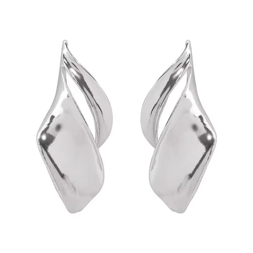 

Temperament Exaggerated Design Twisted Leaf Earrings Leaves Light Luxury Vintage Dangle Earrings Simple Ladies' Earrings Women