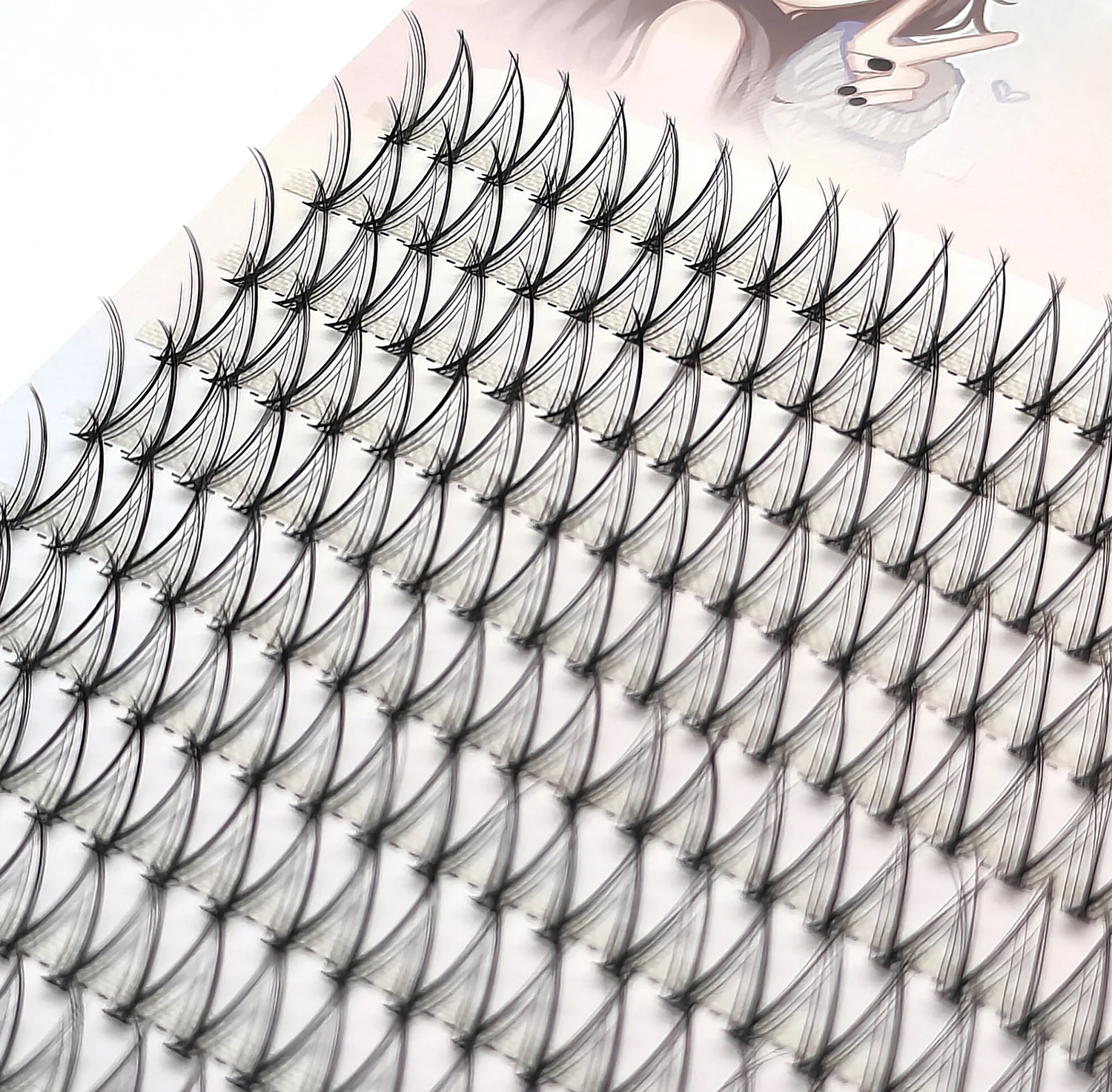 

YULANHUA V Shape Individual Lashes 200 Clusters Lashes Natural Look Manga Lashes C Curl 8/9/10/11/12mm DIY Eyelash Extensions