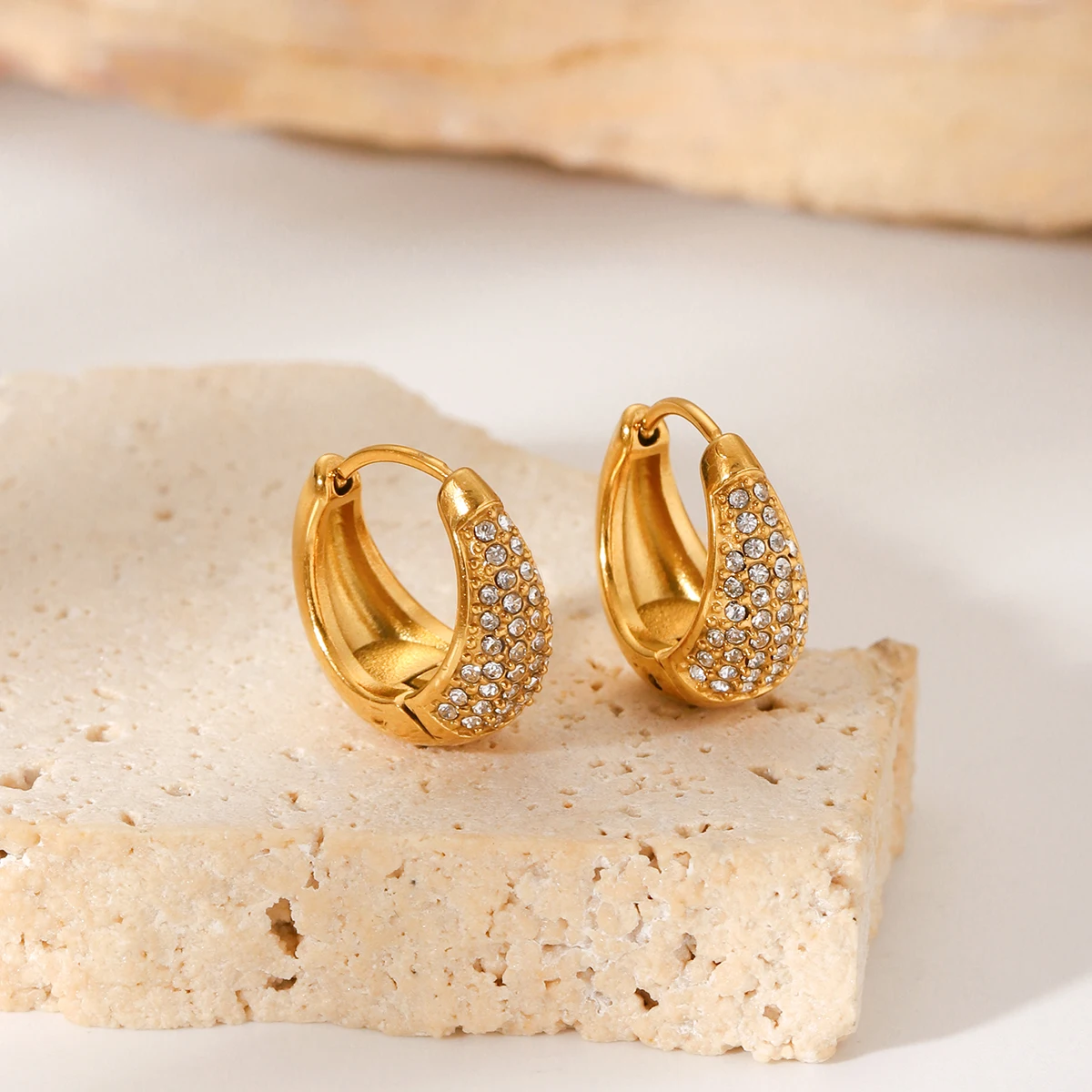 

Fashionable Round Zircon Geometric Earrings 18k Gold Plated Women Design Stainless Steel Earrings Banquet Wedding Accessories