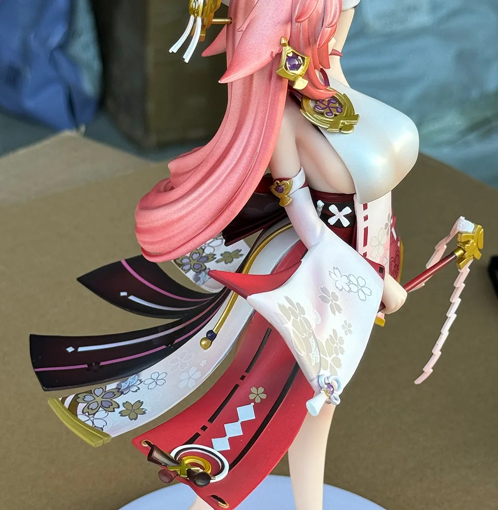 Estatua GK de chica hermosa de pie de zorro rosa Yae Miko de 25cm, figuras de acción hechas a mano de Anime, decoración de caja de escritorio, regalo ornamental