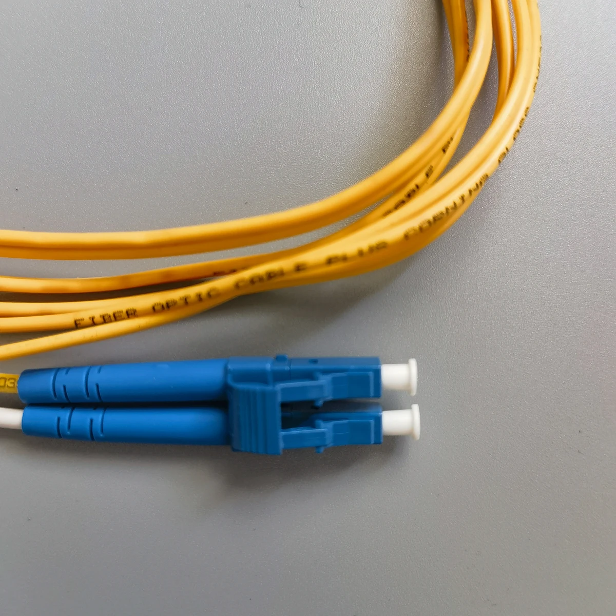 Cable de conexión de fibra óptica LC/UPC-SC/APC 2,0mm FTTH Cable de conexión convertidor de doble núcleo monomodo 12/15/20M Cable de fibra óptica