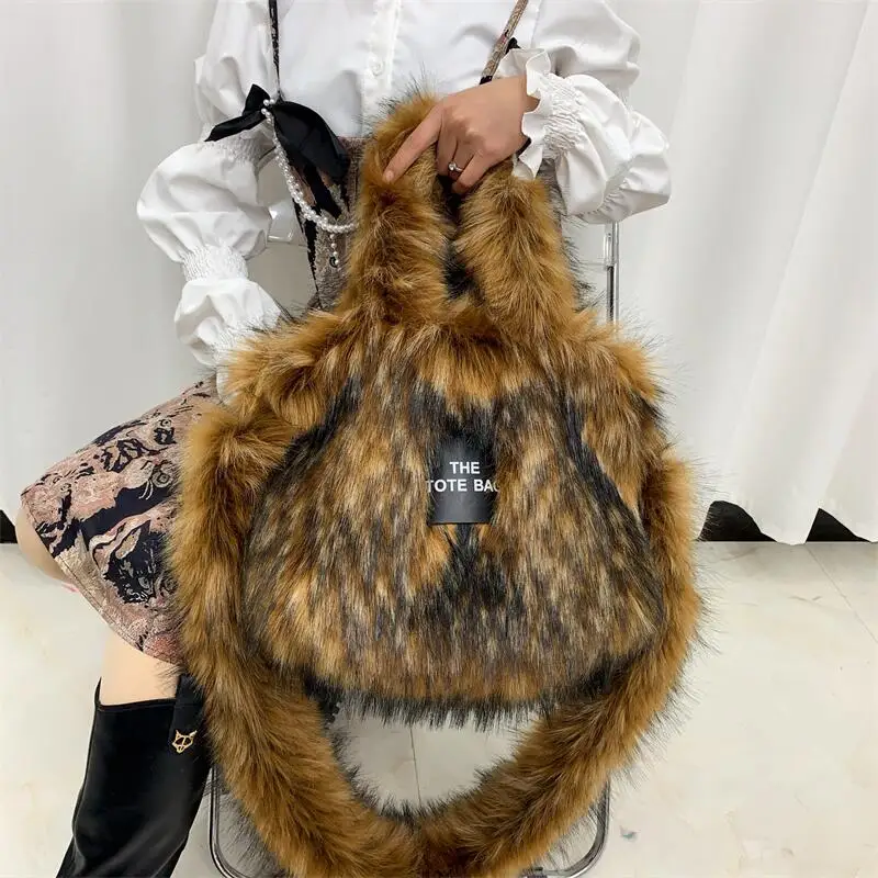 

2023 Designer Faux Fur Tote Bag for Women Luxury Handbags Autumn Winter Plush Shoulder Crossbody Bags Brand Shopper Purses Y2K