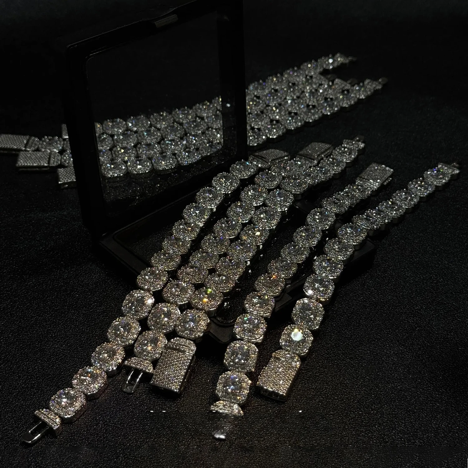 

Revenge Love China BL Drama Ni Ai Chi Cheng Same Style Square Sugar Zircon Bracelet Personalized Fashion Jewelry Couple's Style