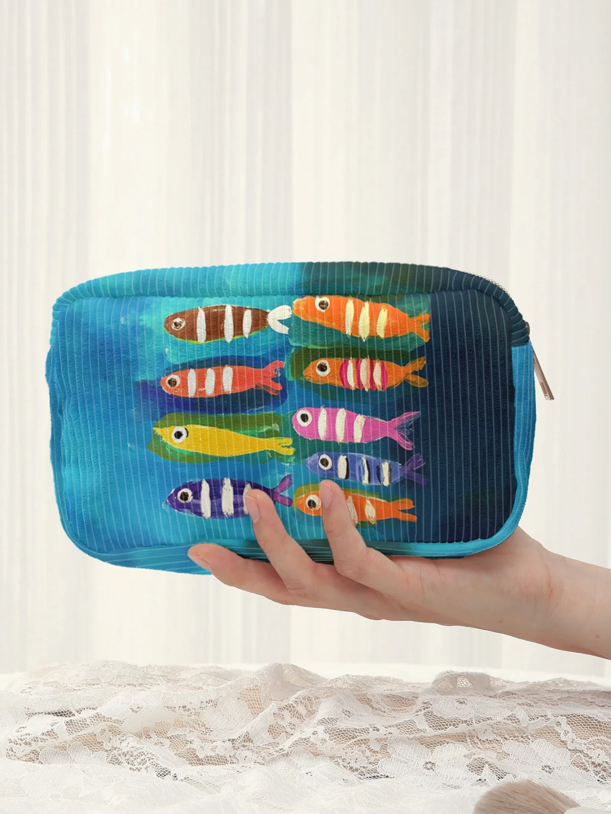 

Косметичка с рисунком в стиле фэн-шуй, с изображением тропических рыб, большая вместимость, дорожная сумка для туалетных принадлежностей, для женщин.