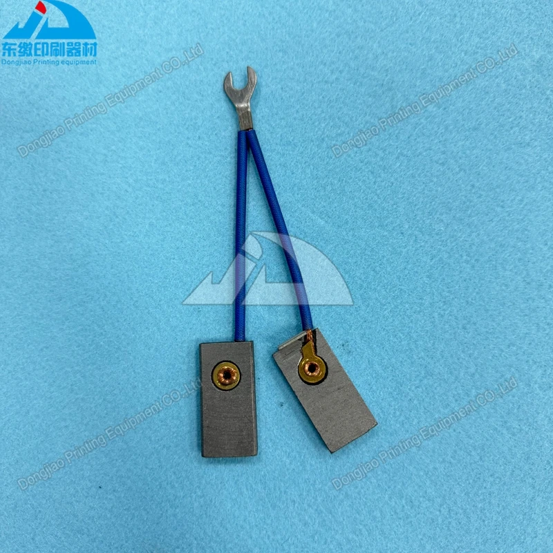 

Угольная щетка TD546S 22-07, 40*6*20 мм, для офсетных печатных машин, запчасти, угольный лист, держатель угольной щетки 40x6x20 мм