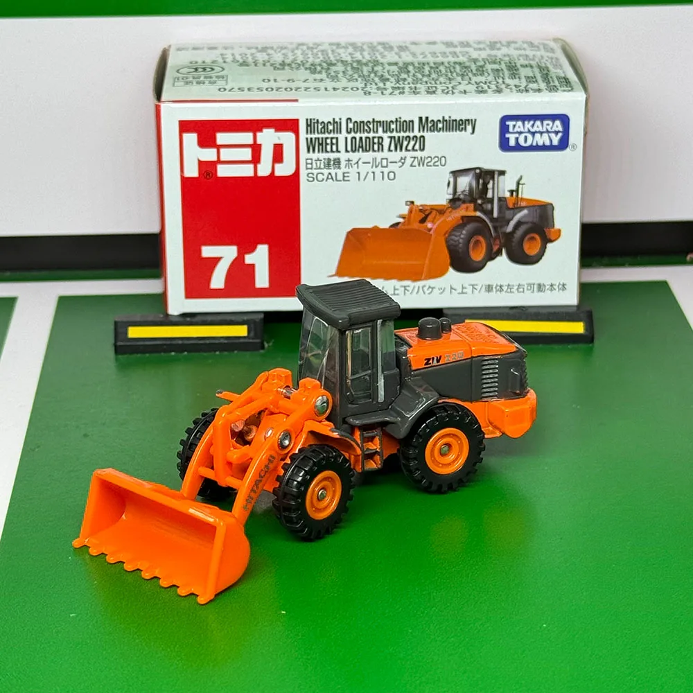 

Takara Tomy Tomica No.71 Hitachi Construction Machinery Wheel ZW220 Die Casting Static Alloy Car Mode Collection Display Boy Toy