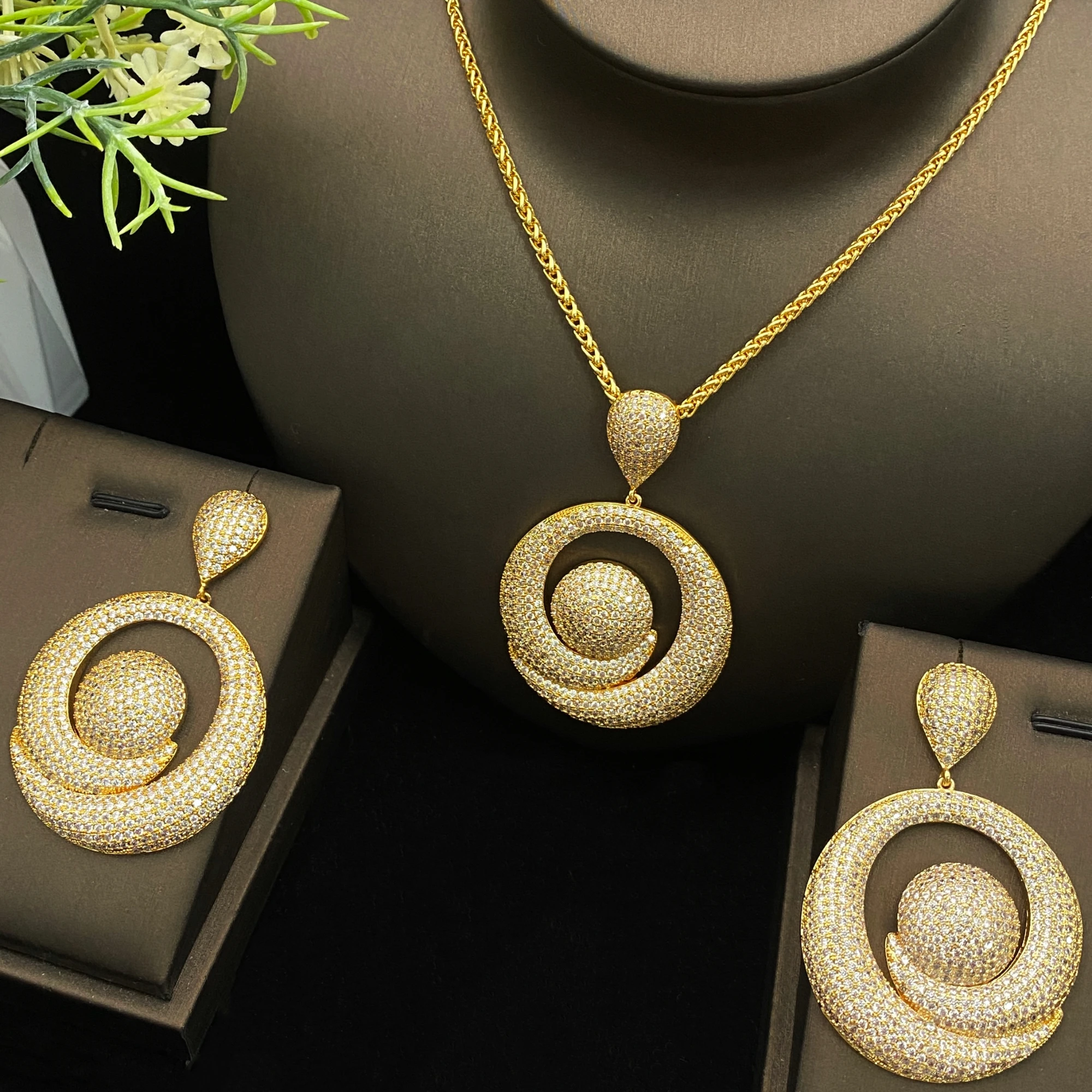 

JRH 2-Piece Set Sterling Gold Plated Circle Pendants Micro-Inlaid Zircons Essential for Daily Parties Luxury Jewelry Women