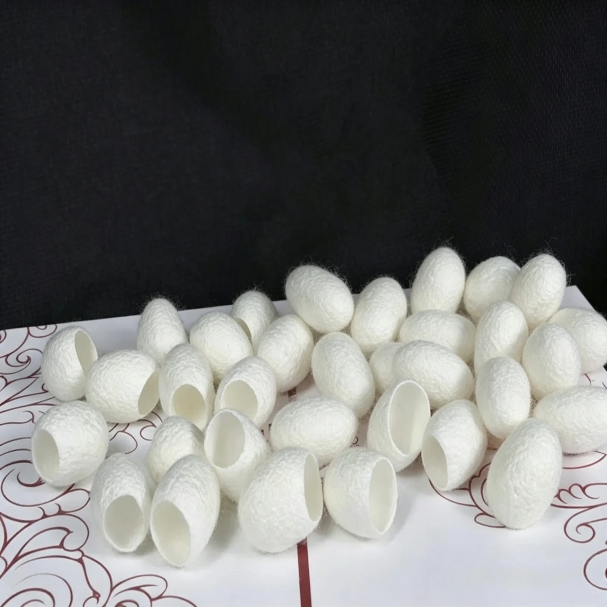 

Factory Direct Beauty Silkworm Cocoons Mulberry Silkworm Cocoons High Quality Slit Opening Cocoons Natural Silk Eco-Friendly