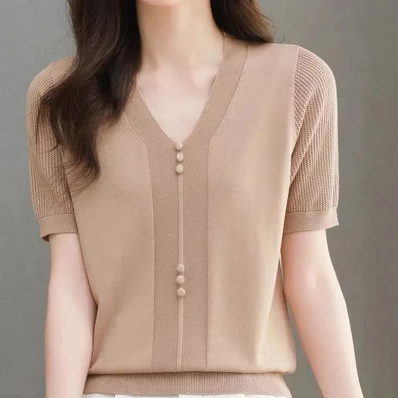 V-neck Ice Silk Short-sleeved T-shirt for Women 2025 New Summer Mom Style Loose Slim Short Sweater Top Thin