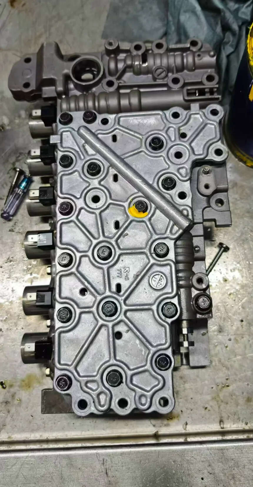 V4A51 V5A51 Transmission Valve Body For Mitsubishi Pajero V73 V75 Automatic Gearbox Control Valve Assembly
