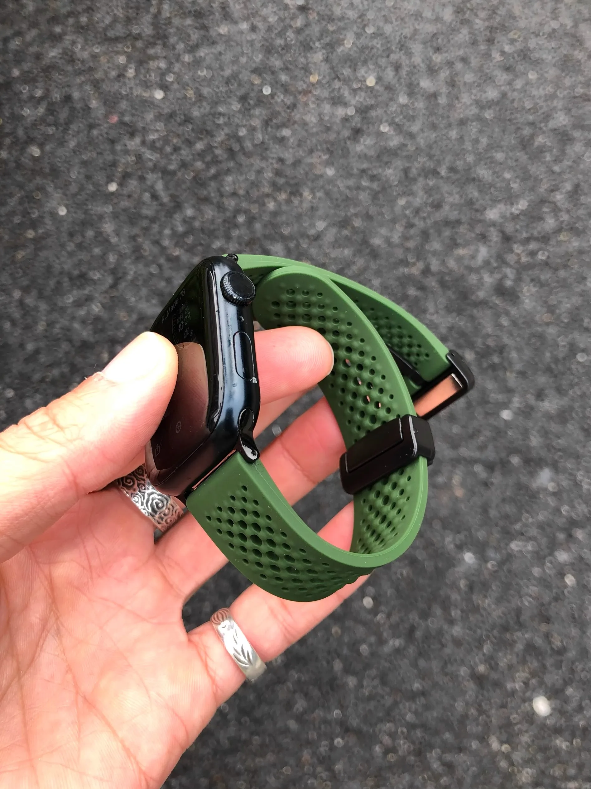 

Kakeband 3D Breathable for iwatch watch strap s10 Hole Silicone Ultra Magnetic Buckle 9 T215