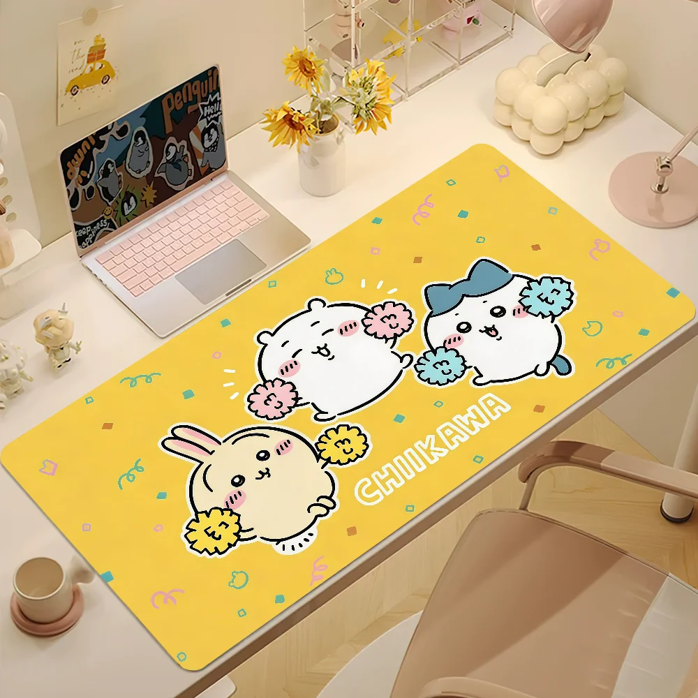 Niedliches Chiikawa-Mauspad, groß, rutschfest, mit verstärkten Kanten, für Schreibtisch, Computer, Tastatur, zum Schreiben, als Mauspad für Büro, Gamer und Studenten. – Detail 11
