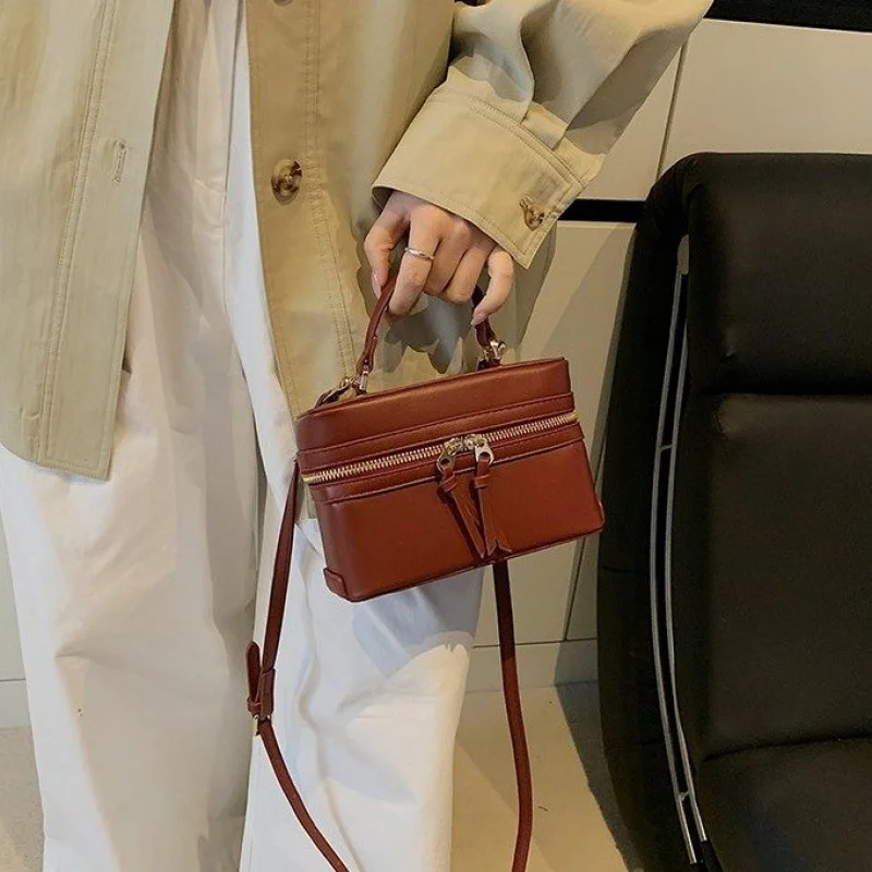 

Deluxe Women's Shoulder Bag Made Of Lilac-Patterned Leather Featuring Trendy Uruguay Casual Lightweight Daily Style​