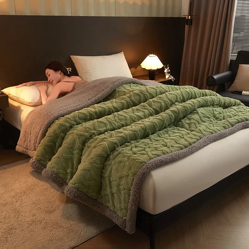 

2024 new class A three-layer padded thickened tower skin plush blanket warm and comfortable, one blanket multi-purpose