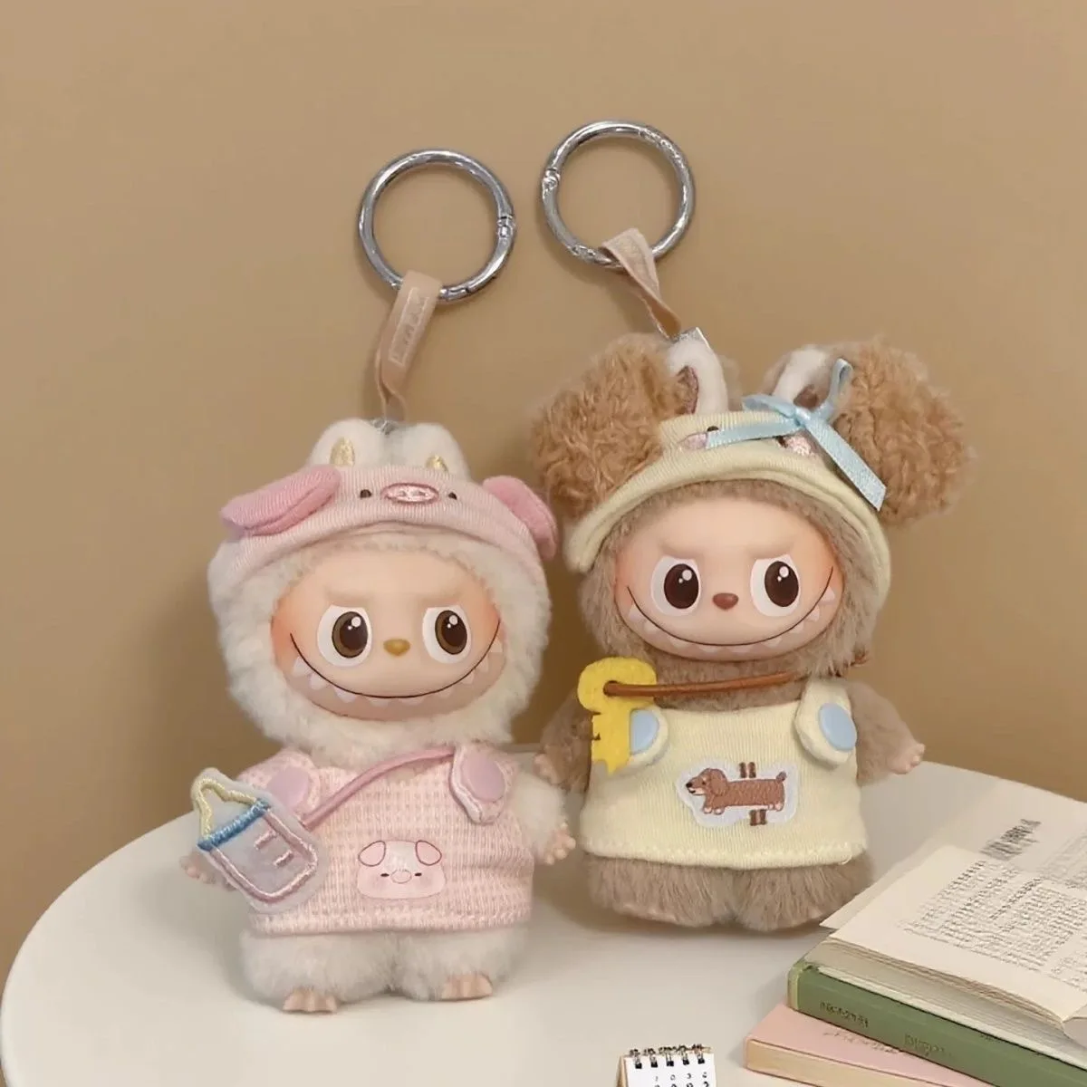 ชุดตุ๊กตา 4.0 มินิ มินิรุ่นที่สี่ ชุดตุ๊กตาลาบูบู ชุดตุ๊กตาไวนิลน่ารัก ชุดตุ๊กตาหมูน้อยน่ารัก อุปกรณ์เสริมสำหรับเปลี่ยนชุด