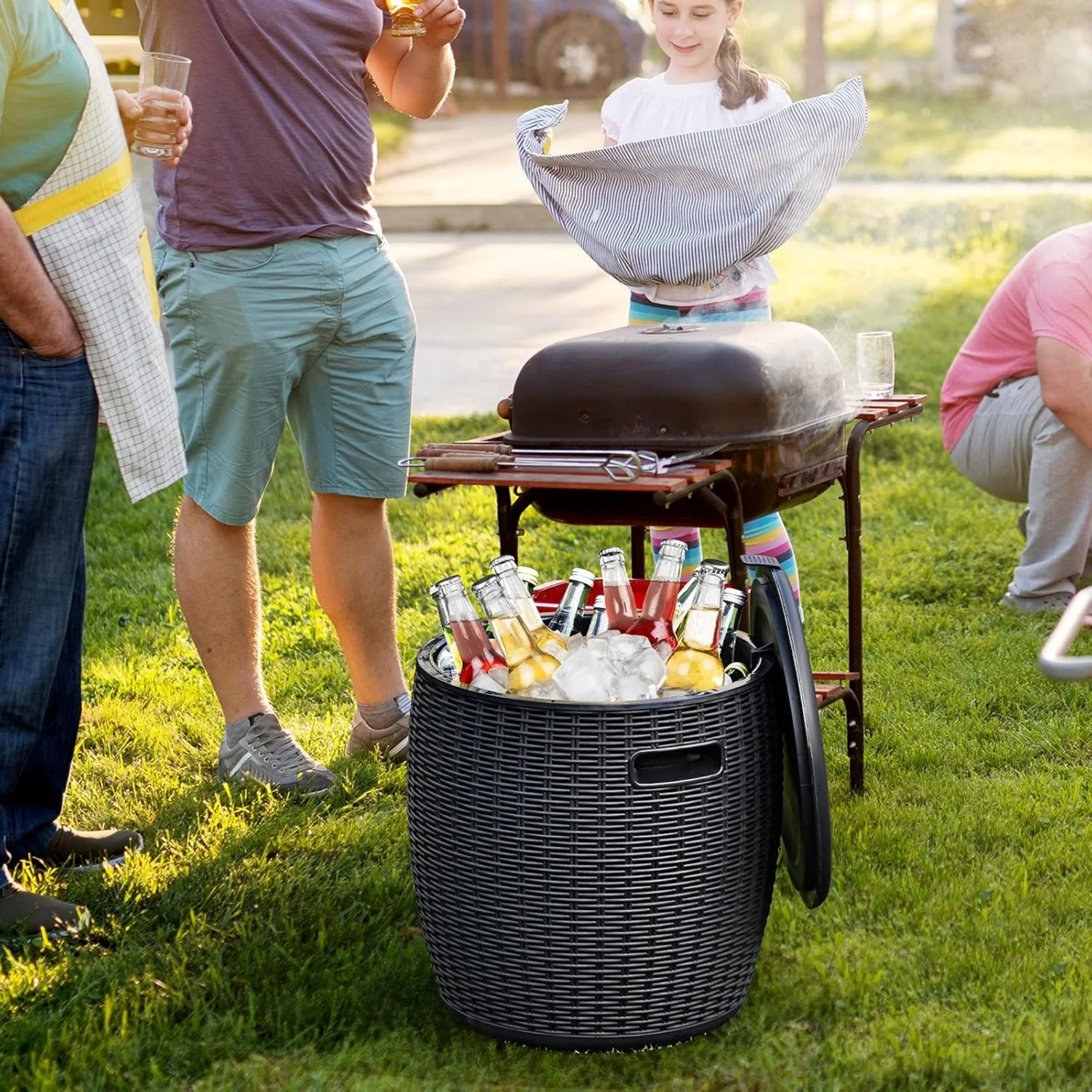 9.5 Gal Cooler Bar Table, Patio Wicker Ice Cool Bar Table, Outdoor Rattan Bar Table with Ice Bucket, Ice Bucket with Side Handles & Lid, Beer & Wine Cooler for Party, Poolside, Deck, Yard