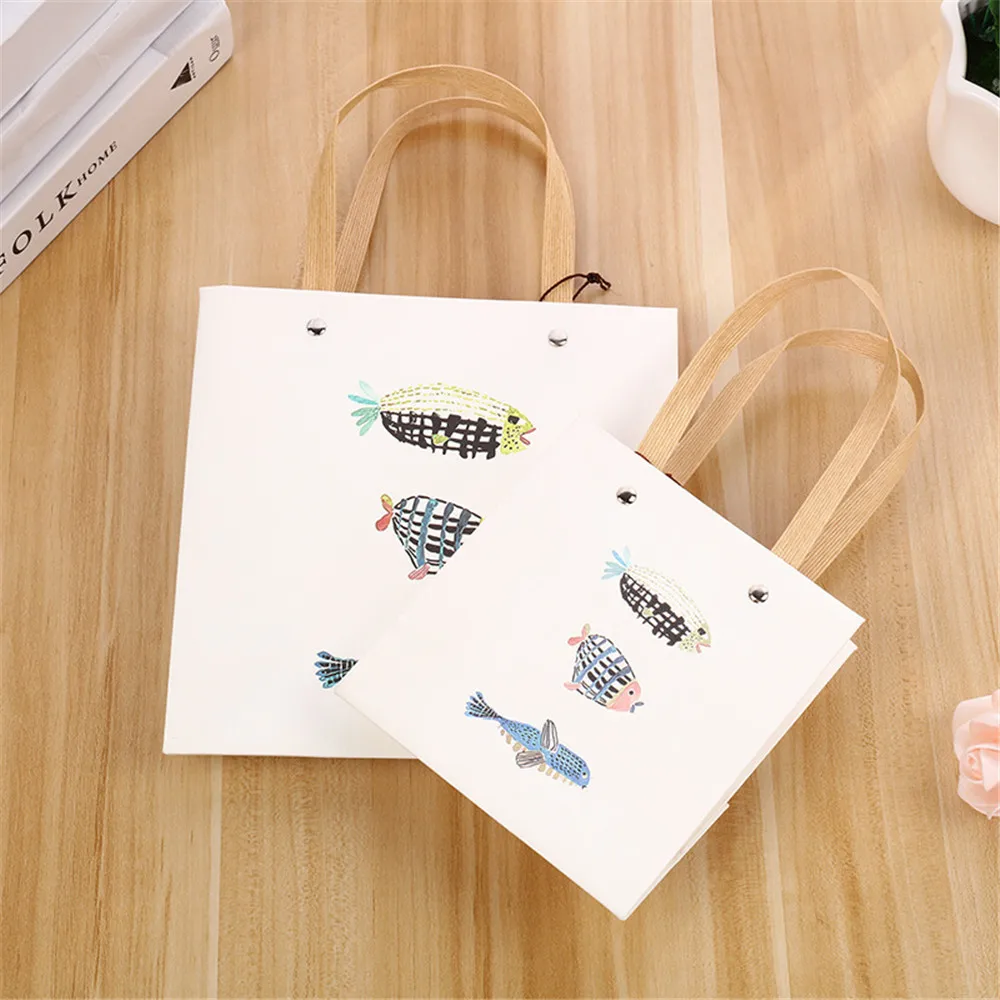 Birthday Party Packaging Bag Handbag Wedding Festival Supplies Cartoon Small Fish Design Kraft Paper Gift Bag with Handle