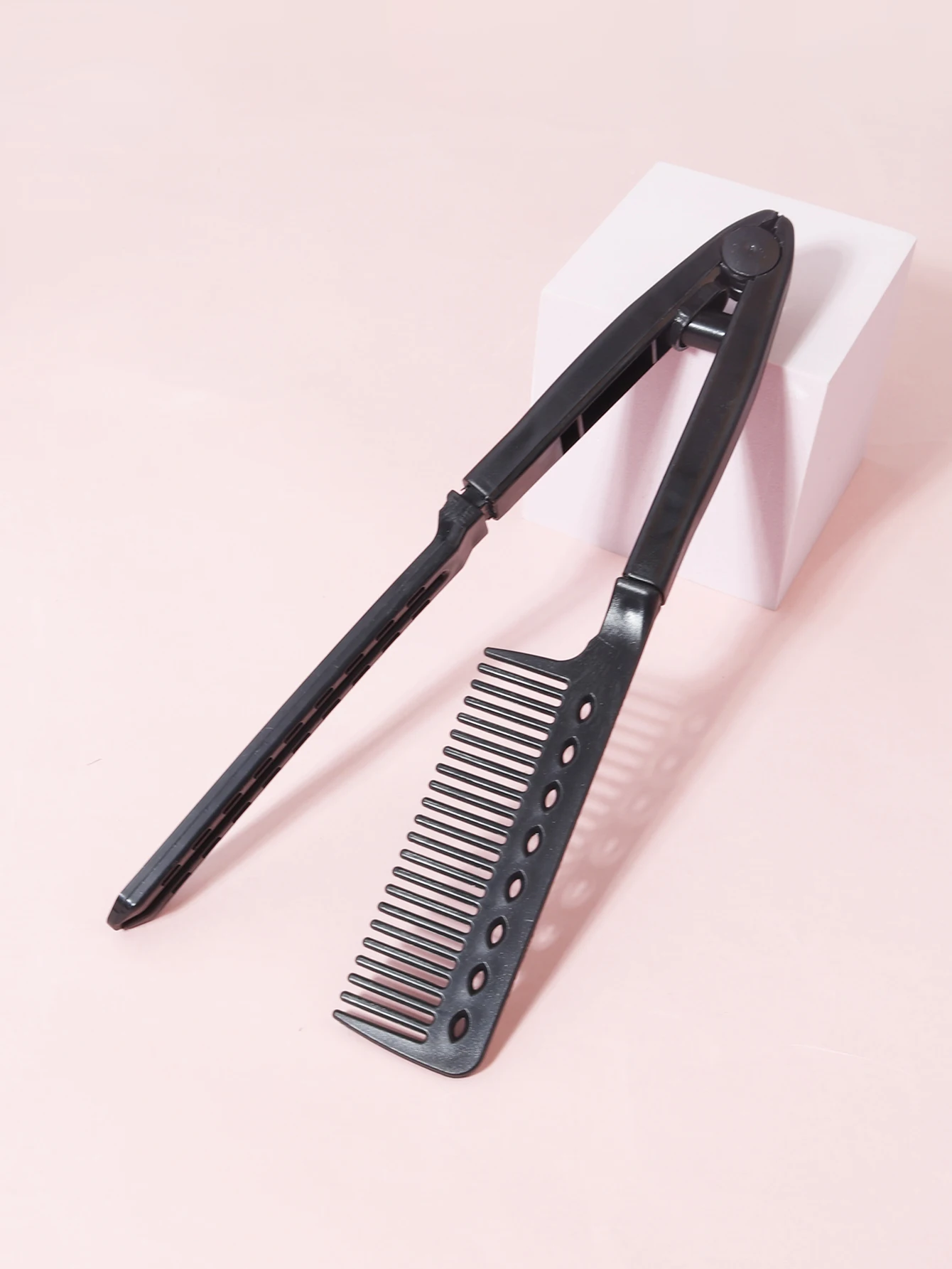 Glatthaarbürste, V-förmiger Glätteisen, glättendes Haar, geeignet für Friseursalons, speziell für Echthaarperücken