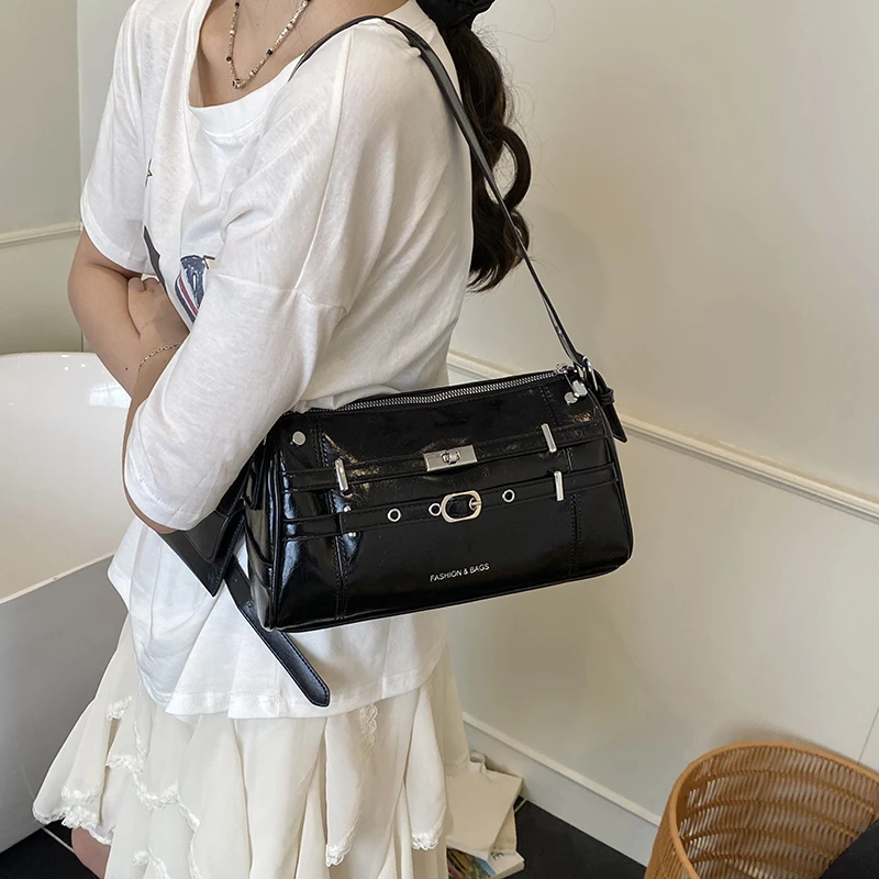 

2025 New Design Women Purses and Handbag PU Leather Small Underarm Bag Vintage Messenger Bag Solid Color Female Shoulder Bag