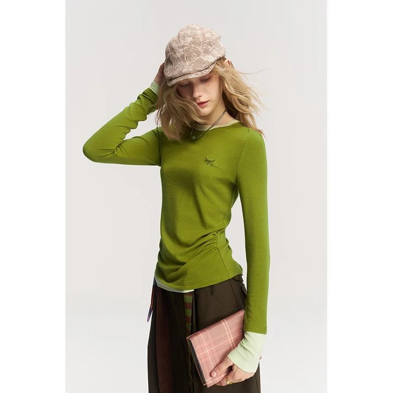 ELFSACK Women's Patchwork T-Shirt with Fox Embroidery, Asymmetric Hem and Cuffs Casual Tee for Everyday, Regular Fit Top