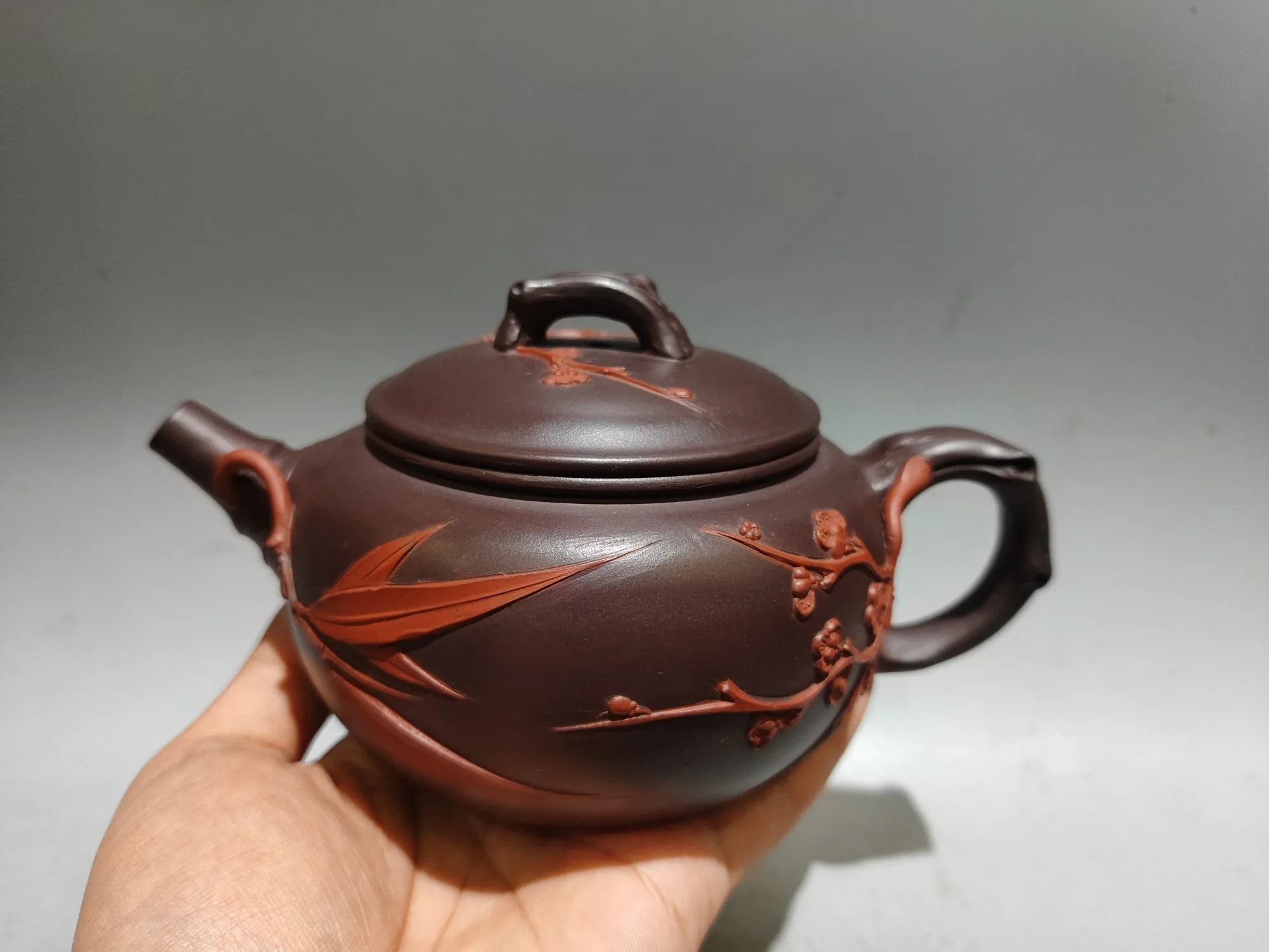 Yixing purple clay teapot Plum blossom pattern cover Bamboo leaf patterned teapot Kettle Teapot Pot Tea