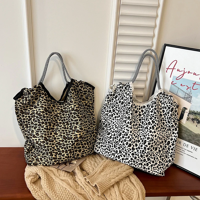

Retro and fashionable large capacity leopard print tote bag 2025 new fashion casual underarm bag commuting shoulder bag