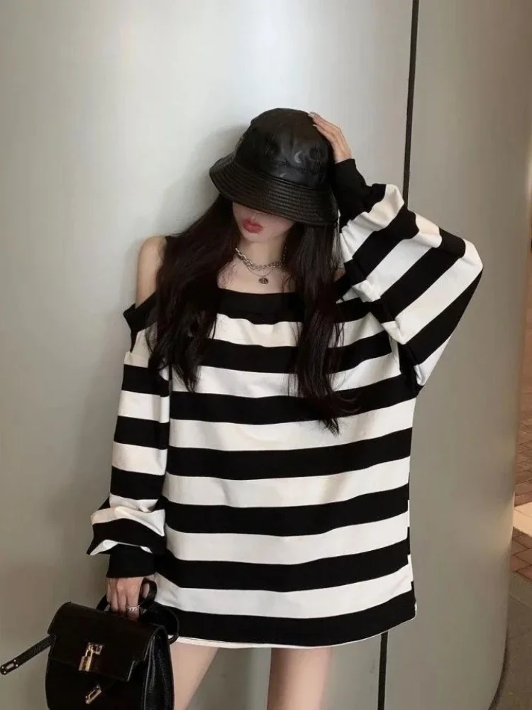 Deeptown Harajuku Striped Sweatshirts Women Vintage Goth Oversized Hoodies Loose Casual Off Shoulder Pullover Tops Kpop Clothes