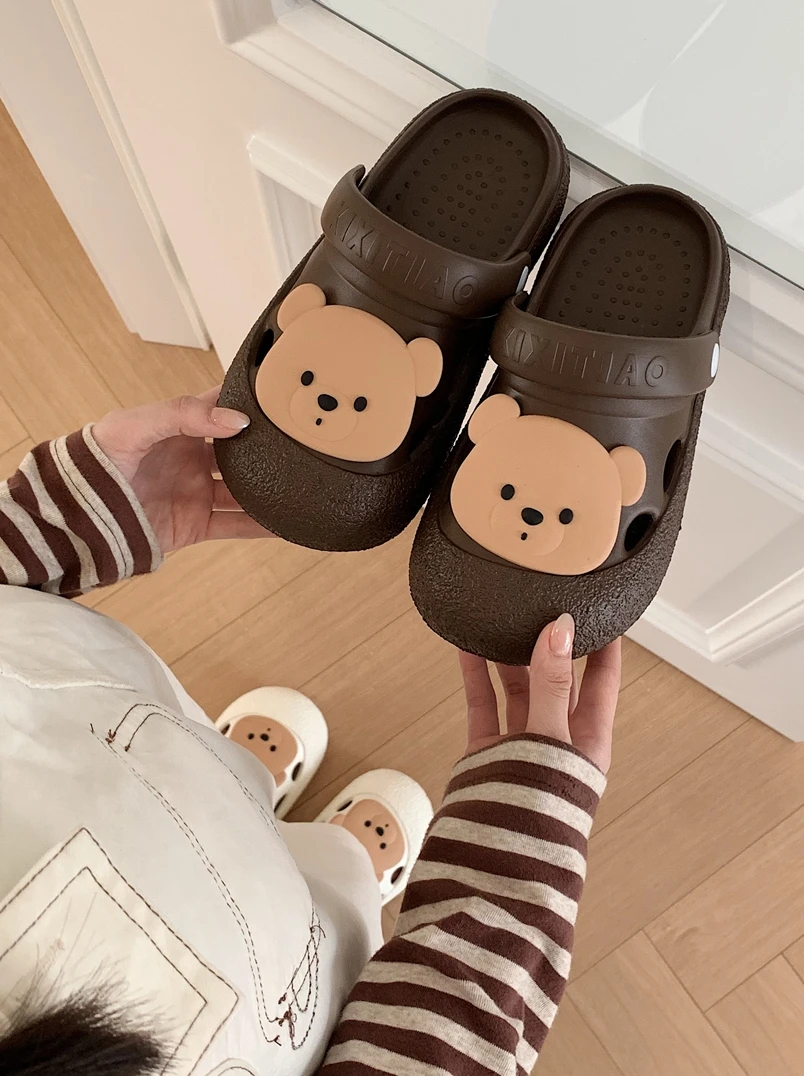 

Garden Shoes Chid-parent Slipper Outdoor Cute Bear Hole Slippers Versatile Casual And Anti Slip Summer Beach Sandals For Women