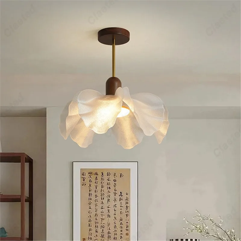 Modern Nordic Petal Pendant Light Acrylic Flower Ceiling Lamp Creative Chandelier for Bedroom Living Room Restaurant Aisle Decor