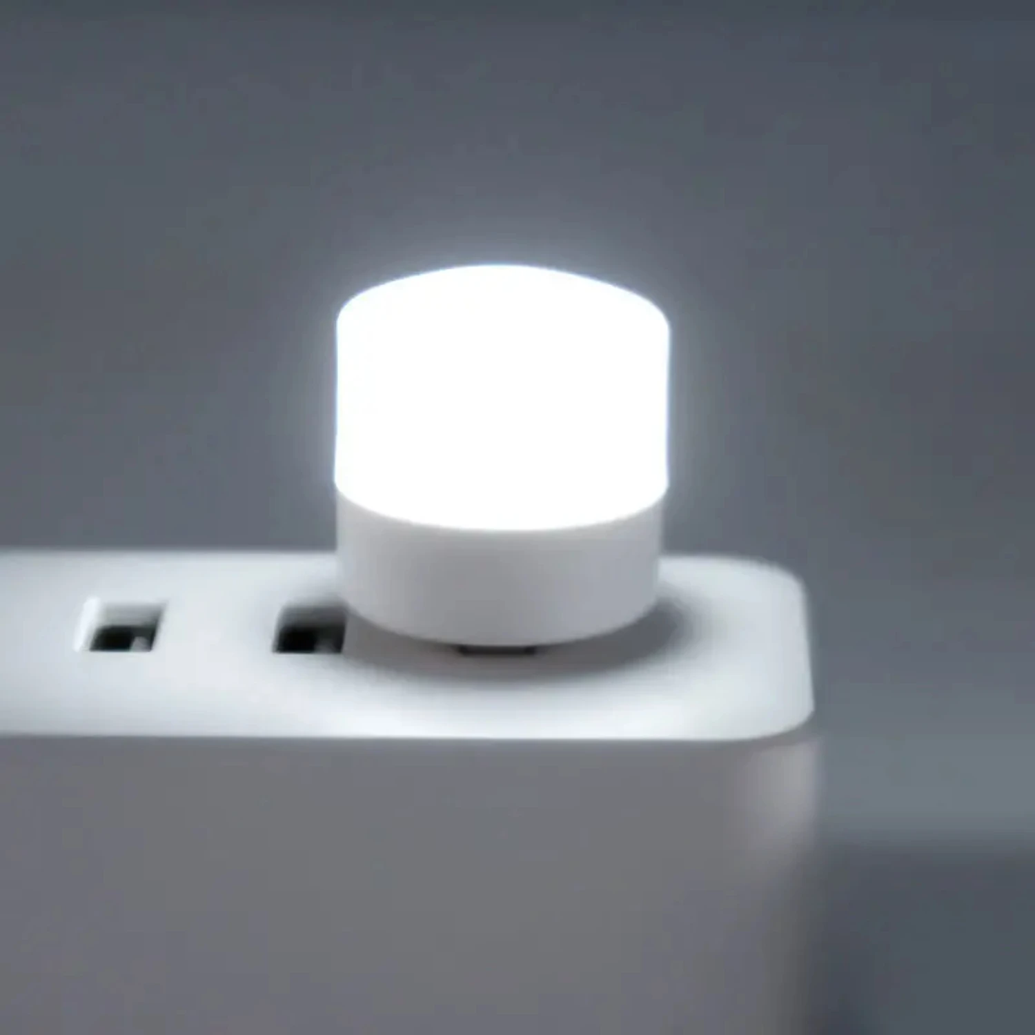 Energy-saving Hhaimai USB Night Light, Soft Glow, Bedside Sleep, Computer Use, Power-saving Led Light, Charging Treasure. Dad