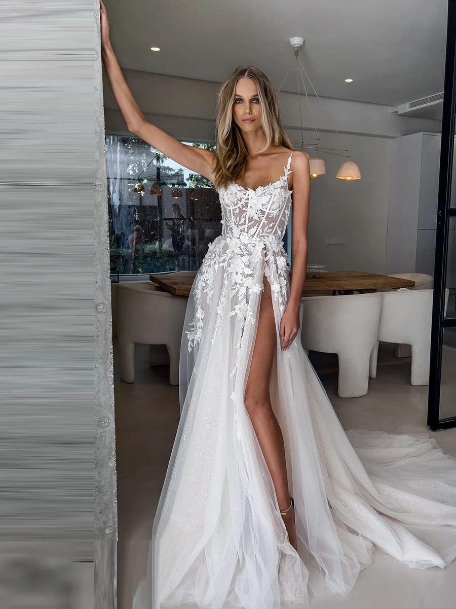 Qcenkeren A-Line Wedding Dress Sleeveless Sweetheart Neck Embellished Corset Bodice Chapel Train High Split Bridal Gown 2024