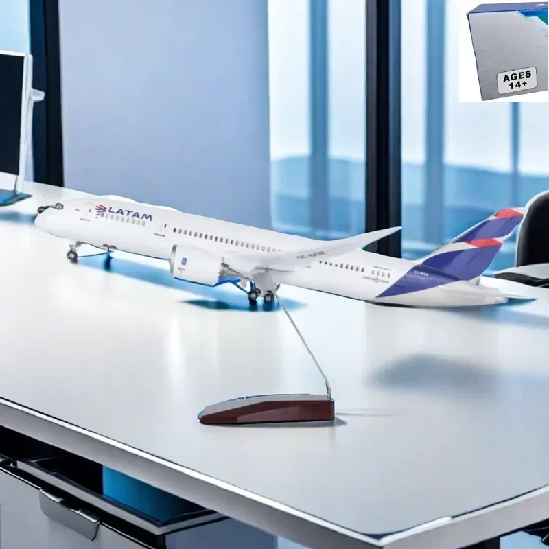 

47CM Chile LATAM Airline Airplane Model Toy 787 B787 Dreamliner Aircraft 1/130 Plastic Resin Replica Plane Model Toy Collection