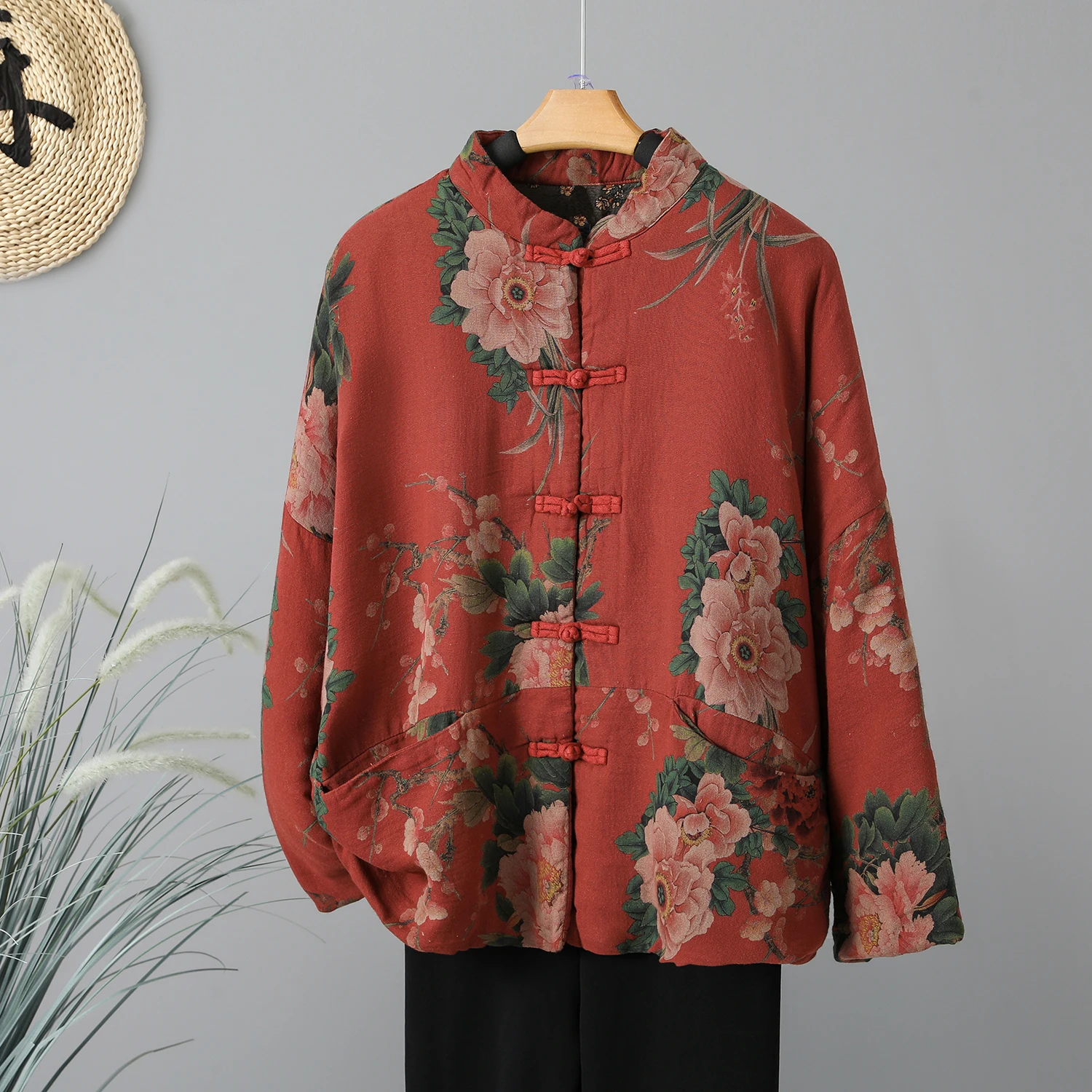 

Высококачественная теплая хлопковая куртка свободного кроя с воротником-стойкой, в стиле ретро, с цветочным принтом, для уличного стиля, с эффектом омоложения