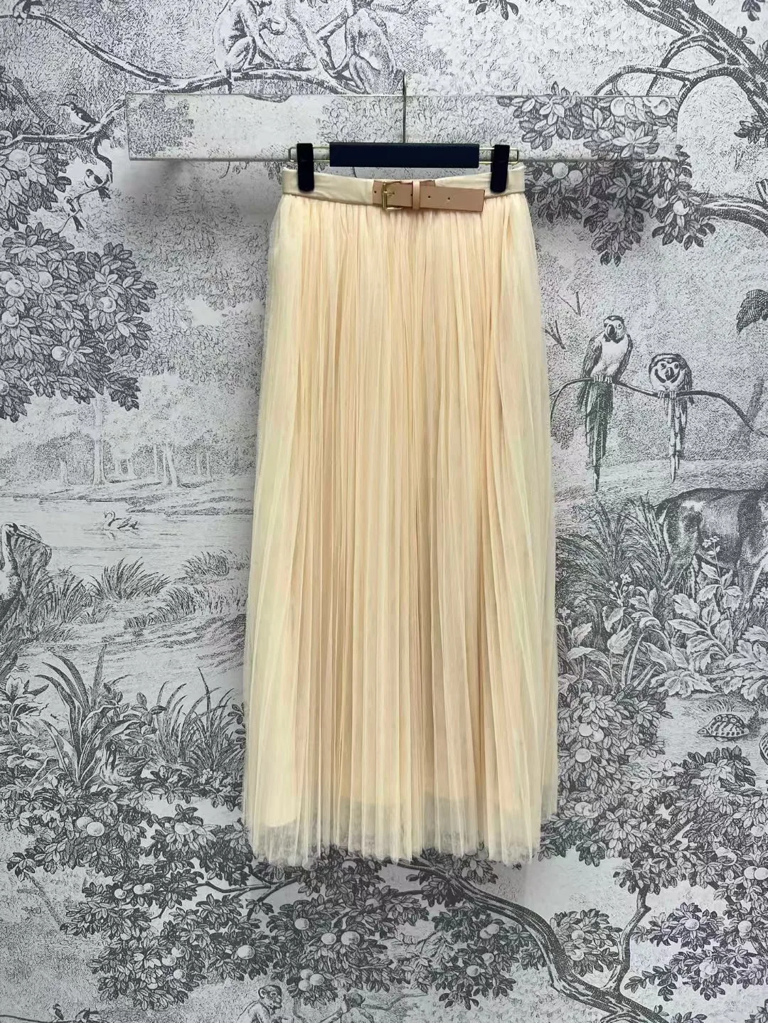 

High end customized women's fashionable pleated mesh long skirt