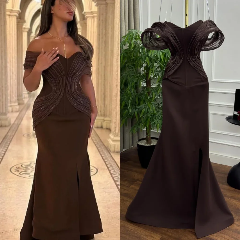 Abito lungo con spalle scoperte a sirena pieghettata in jersey sexy complesso personalizzato, abito da occasione classico squisito فساتmavera