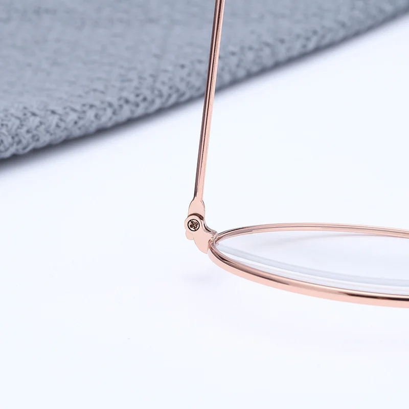 Okrągłe okulary modowe Akcesoria Anime Okrągłe okulary blokujące niebieskie światło Metalowe płaskie okulary męskie i damskie Retro Art Okulary Rekwizyt odzieżowy Prezent