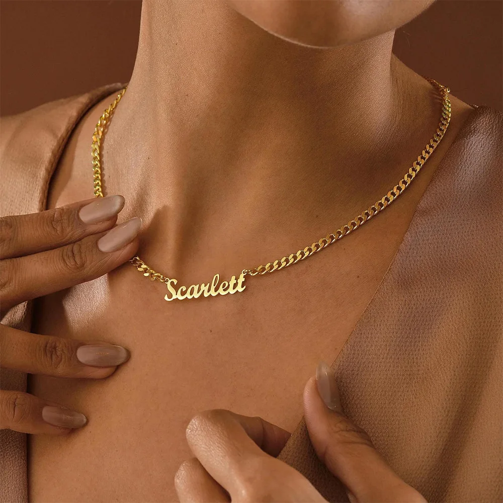 Collier personnalisé avec nom audacieux, chaîne gourmette, pendentif personnalisé, cadeau d'anniversaire personnalisé pour elle, bijoux avec plaque nominative pour mari